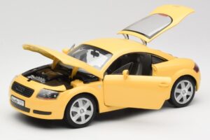Audi TT 8N Żółty Revell 1:18 08954-M1 Metal — zdjęcie 2 z 8