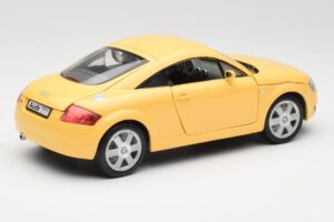 Audi TT 8N Żółty Revell 1:18 08954-M1 Metal — zdjęcie 3 z 8