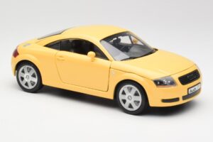 Audi TT 8N Żółty Revell 1:18 08954-M1 Metal — zdjęcie 6 z 8