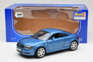Audi TT 8N Niebieski Revell 1:18 8954 Metal — zdjęcie 8 z 8
