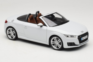 Audi TT 8S Roadster Glacier White Minichamps 1:18 5011400515 Metal — zdjęcie 6 z 8