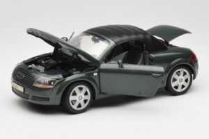 Audi TT 8N Roadster Zielony Revell 1:18 08979 Metal — zdjęcie 2 z 8