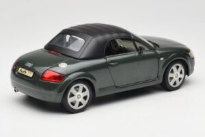 Audi TT 8N Roadster Zielony Revell 1:18 08979 Metal — zdjęcie 3 z 8
