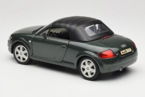 Audi TT 8N Roadster Zielony Revell 1:18 08979 Metal — zdjęcie 7 z 8