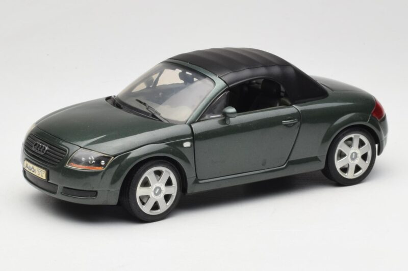 Audi TT 8N Roadster Zielony Revell 1:18 08979 Metal