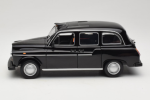 Austin FX4 London Taxi Czarny Minichamps 1:18 180136000 Metal — zdjęcie 4 z 8