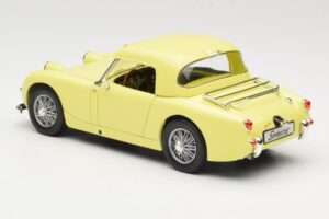 Austin-Healey Sprite Mk1 Żółty Revell 1:18 08835 Metal — zdjęcie 7 z 8