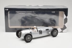 Auto Union Typ C #18 B. Rosemeyer Internationales Eifelrennen Nürburgring Winner 1936 Minichamps 1:18 155361018 Metal — zdjęcie 6 z 6