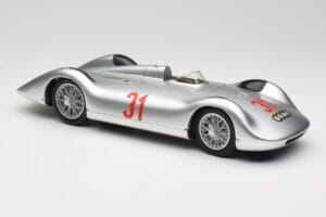 Auto Union Typ C Stromlinie #31 B. Rosemeyer 1937 Srebrny Revell 1:18 08436 Metal — zdjęcie 6 z 8