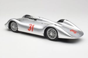 Auto Union Typ C Stromlinie #31 B. Rosemeyer 1937 Srebrny Revell 1:18 08436 Metal — zdjęcie 7 z 8