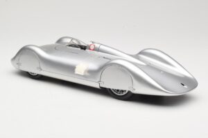 Auto Union Type C Streamliner #72 B. Rosemeyer World Record 1937 Revell 1:18 08420 Metal — zdjęcie 5 z 6