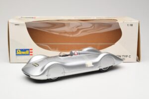 Auto Union Type C Streamliner #72 B. Rosemeyer World Record 1937 Revell 1:18 08420 Metal — zdjęcie 6 z 6