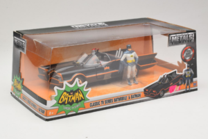 Batmobile Z Figurką Batmana Metals Diecast 1:24 98259 Metal — zdjęcie 2 z 3