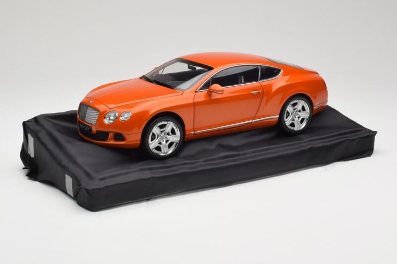 Bentley Continental GT Orange Metallic Minichamps 1:18 100139921 Metal