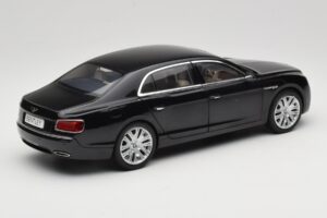 Bentley Flying Spur W12 Onyx Black Kyosho 1:18 08891NX Metal — zdjęcie 3 z 8
