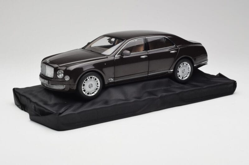 Bentley Mulsanne Burnt Oak Minichamps 1:18 100139905 Metal