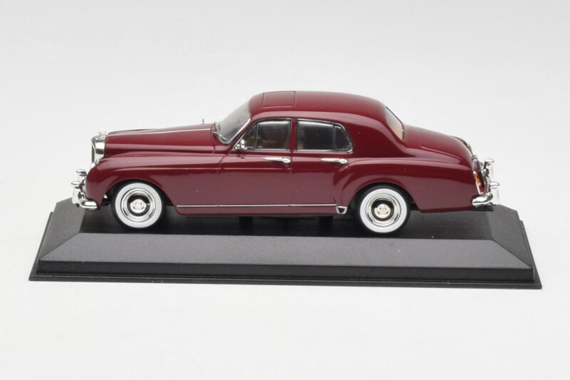 Bentley S1 Continental Flying Spur Kremowy Minichamps 1:43 436139551 Metal