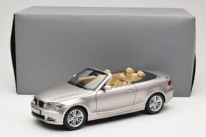 BMW 1 Series E88 Kabriolet Mineral Silver Metallic Kyosho 1:18 80430427020 Metal — zdjęcie 8 z 8