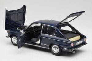 BMW 1600 Touring Niebieski Minichamps 1:18 80430145823 Metal — zdjęcie 5 z 8
