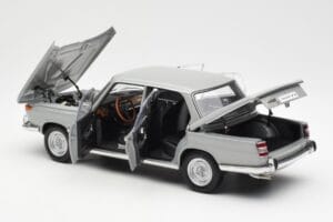 BMW 1800 TiSA Bernina Szary AUTOart 1:18 70621 Metal — zdjęcie 5 z 8