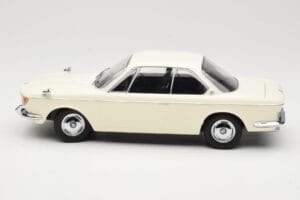 BMW 2000 CS Coupe Kremowy KK-Scale 1:18 KKDC180121 Metal — zdjęcie 3 z 6