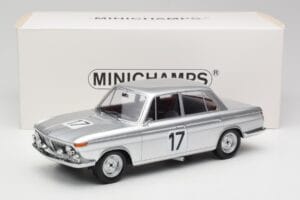 BMW 2000 Ti #17 J. Ickx / H. Hahne 24 Hours of Spa 1966 Winners Minichamps 1:18 107662517 Żywica — zdjęcie 6 z 6