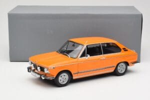 BMW 2000 Tii Touring Pomarańczowy Minichamps 1:18 80430145824 Metal — zdjęcie 8 z 8