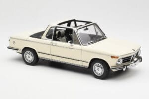 BMW 2002 Baur Kabriolet E10 Chamonix Biały AUTOart 1:18 70532 Metal — zdjęcie 6 z 8