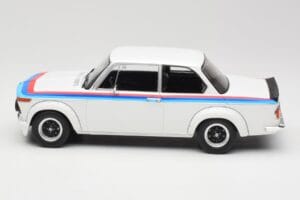 BMW 2002 E10 Turbo Biały MCG 1:18 MCG18408-R Metal — zdjęcie 3 z 6