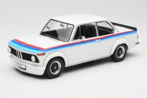 BMW 2002 E10 Turbo Biały MCG 1:18 MCG18408-R Metal
