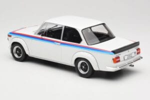 BMW 2002 E10 Turbo Biały MCG 1:18 MCG18408-R Metal — zdjęcie 5 z 6