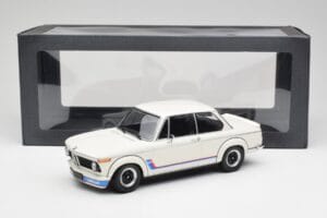 BMW 2002 Tii Turbo Alpine White Minichamps 1:18 155026200 Metal — zdjęcie 6 z 6