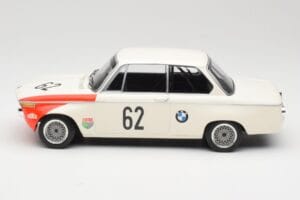 BMW 2002 tiK BMW AG #1 H. Hahne / D. Quester Class Winner Guards International 6 Hours Brands Hatch 1969 Minichamps 1:18 1556 — zdjęcie 3 z 6