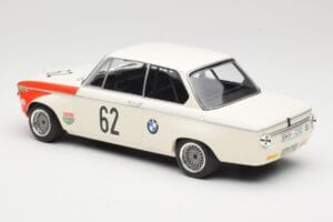 BMW 2002 tiK BMW AG #1 H. Hahne / D. Quester Class Winner Guards International 6 Hours Brands Hatch 1969 Minichamps 1:18 1556 — zdjęcie 5 z 6