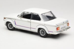BMW 2002 Turbo E10 Biały Anson 1:18 30393 Metal — zdjęcie 7 z 8
