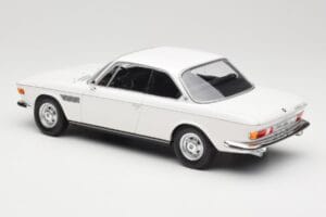 BMW 2800 CS E9 Biały Minichamps 1:18 155028030 Metal — zdjęcie 5 z 6