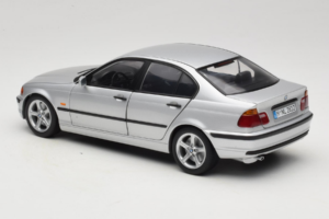 BMW 3 Series E46 Srebrny UT Models 1:18 80439421535 Metal — zdjęcie 7 z 8