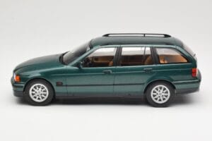 BMW 3 Series E36 Touring Green Metallic MCG 1:18 MCG18366 Metal — zdjęcie 3 z 6
