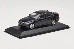 BMW 3 Series E90 Dark Blue Metallic Minichamps 1:43 80420392151-R Metal — zdjęcie 3 z 5
