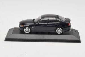 BMW 3 Series E90 Dark Blue Metallic Minichamps 1:43 80420392151-R Metal