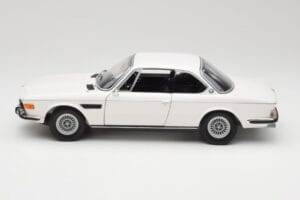 BMW 3.0 CSi E9 Biały Minichamps 1:18 180029026 Metal — zdjęcie 4 z 8