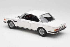 BMW 3.0 CSi E9 Biały Minichamps 1:18 180029026 Metal — zdjęcie 7 z 8
