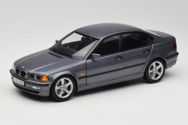 BMW 318i E46 Grey Metallic Edycja Dealerska UT Models 1:18 80430028459 Metal