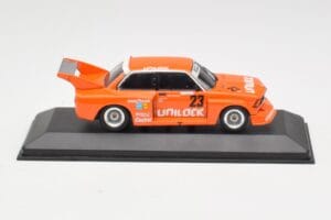 BMW 320i Group 5 #23 E. Cheever / G. Villeneuve 6 Hours of Mosport Class Winners 1977 Damaged Spoiler Minichamps 1:43 4007723 — zdjęcie 3 z 5