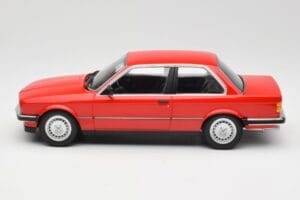 BMW 323i E21 Czerwony Minichamps 1:18 155026000 Metal — zdjęcie 3 z 6