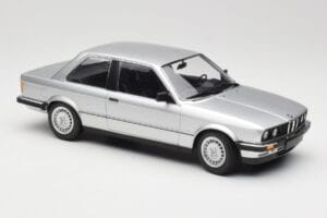 BMW 323i E21 Srebrny Minichamps 1:18 155026001 Metal — zdjęcie 4 z 6