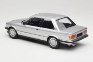 BMW 323i E21 Srebrny Minichamps 1:18 155026001 Metal — zdjęcie 5 z 6