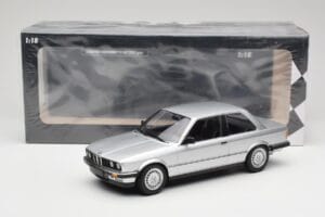 BMW 323i E21 Srebrny Minichamps 1:18 155026001 Metal — zdjęcie 6 z 6