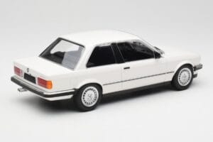 BMW 323i E21 Biały Minichamps 1:18 155026005 Metal — zdjęcie 2 z 6