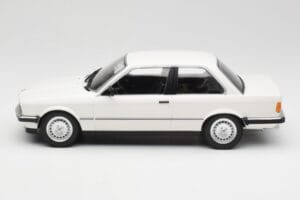 BMW 323i E21 Biały Minichamps 1:18 155026005 Metal — zdjęcie 3 z 6